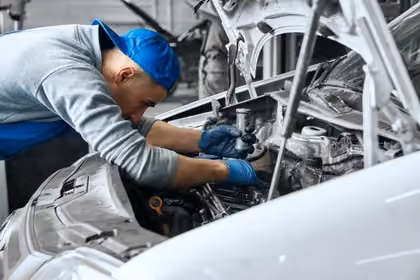 Technik pojazdów samochodowych - praca, zarobki, doświadczenie, zatrudnienie, przyszłość