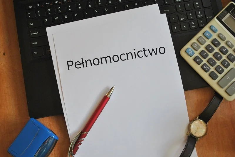 Czym jest pełnomocnictwo i jakie są jego rodzaje? Upoważnienie a pełnomocnictwo - różnice